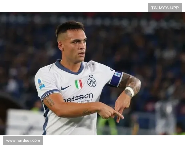 尤文有意阿尔瑙-马丁内斯,或成维阿边路替代者 尤文有意阿尔瑙-马丁内斯,或成维阿边路替代者